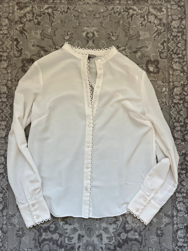 H&M Bluse Creme weiß mit Wellen Detail 1