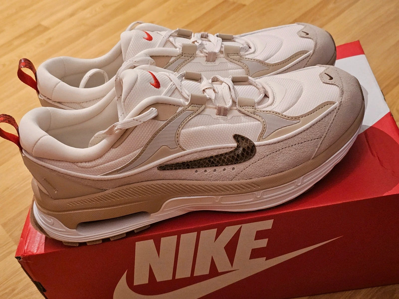 Nike Air Max Bliss SE Pale Ivory size 9