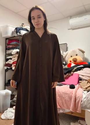 Brown abaya with buttons, marque: JASMINAH PARIS, état: Bon état, taille: S / 36 / 8, 9,00 €, 10,15 € Protection acheteurs incluse