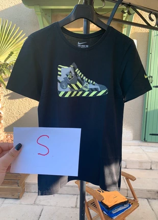T-shirt imprimé Nike (noir), S, marke: Nike, zustand: Sehr gut, größe: S, 6,00 €, 7,00 € inklusive Vinted-Käuferschutz