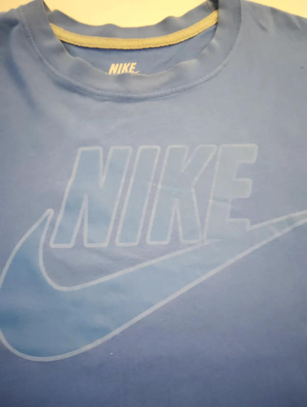 Tee shirt homme.  Nike. T XL bleu  manches courtes 2