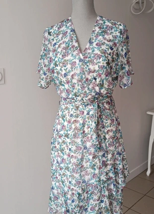 Robe fluide casual fleurie tissaia taille 40, marke: Tissaia, zustand: Sehr gut, größe: L / 40 / 12, 8,00 €, 9,10 € inklusive Vinted-Käuferschutz