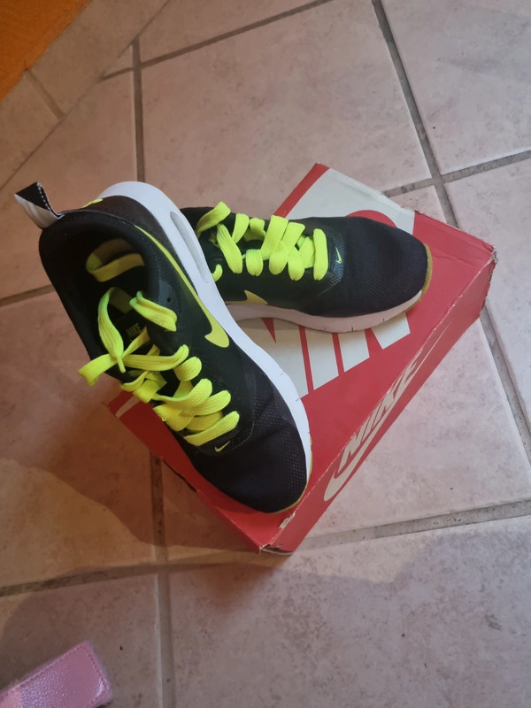Chaussures Nike noir/vert 4
