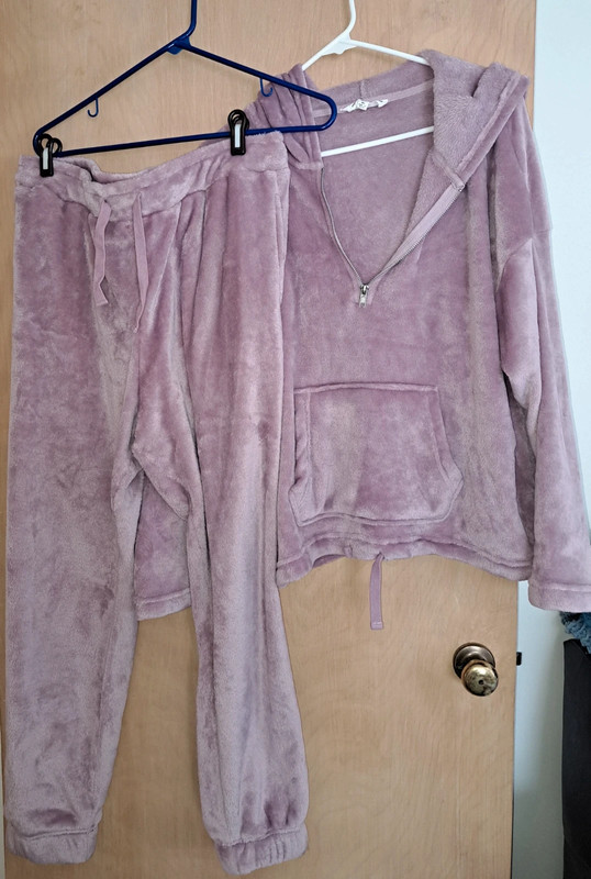 Women's 2 piece lilac lavender jogging set XL Faux fur 1