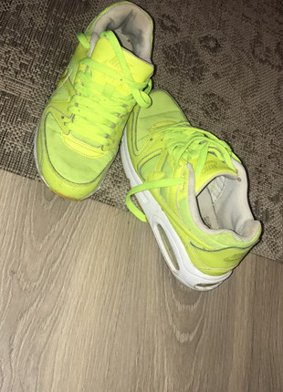 Basket nike 2025 jaune fluo