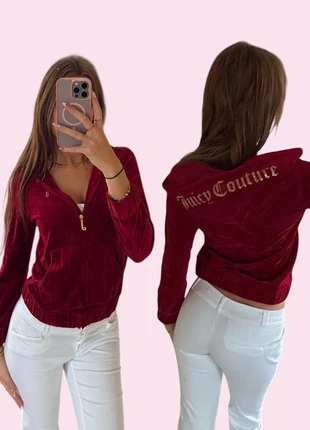 Authentic Juicy Couture 2000s Velour Zip Hoodie – Ruby Red Gold Logo – Vintage Y2K, merk: Juicy Couture, staat: Heel goed, maat: XS / 34 / 6, € 39,50, € 42,18 inclusief Kopersbescherming
