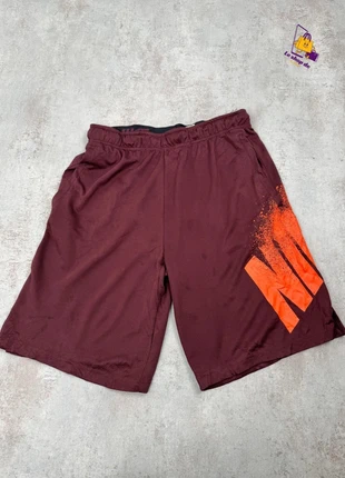 Short Nike vintage Bordeaux taille M Homme, marke: Nike, zustand: Sehr gut, größe: M, 5,00 €, 5,95 € beinhaltet Vinted-Käuferschutz Pro