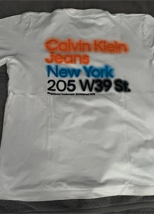 T-shirt Calvin Klein blanc taille L, brand: Calvin Klein, condition: Good, size: L, €9.50, €10.68 includes Buyer Protection