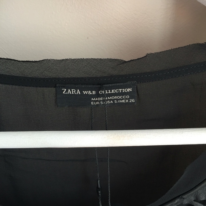 Top noir avec détails Zara 2