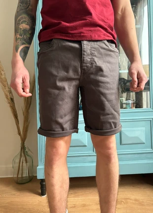 Short gris bizbee, marca: Bizzbee, estado: Muy bueno, tamaño: W26 | ES 36, 4,00 €, 4,90 € Protección al comprador incluida