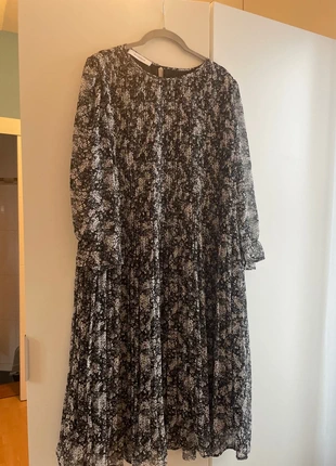 Jolie Robe mi-saison voile noir/motifs fleuris blancs Promod T.42, brand: Promod, condition: Very good, size: XL / 42 / 14, €20.00, €21.70 includes Buyer Protection