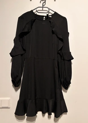 Zwarte jurk maat xs 34 h&m, merk: H&M, staat: Nieuw zonder prijskaartje, maat: XS / 34 / 6, € 2,00, € 2,80 inclusief Kopersbescherming