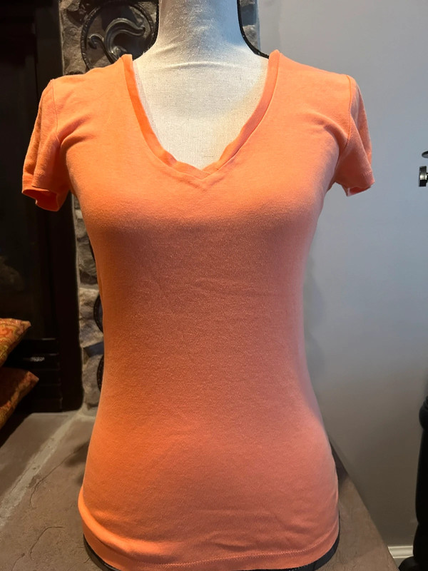 Ann Taylor Cotton V-Neck T-Shirt 1