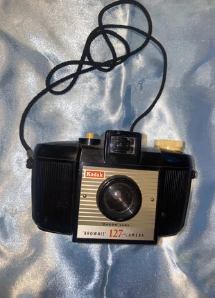Vintage Kodak Brownie 127 Film Camera – Classic Retro Collectible, brand: Kodak, condition: Very good, £5.00, £5.95 includes Buyer Protection