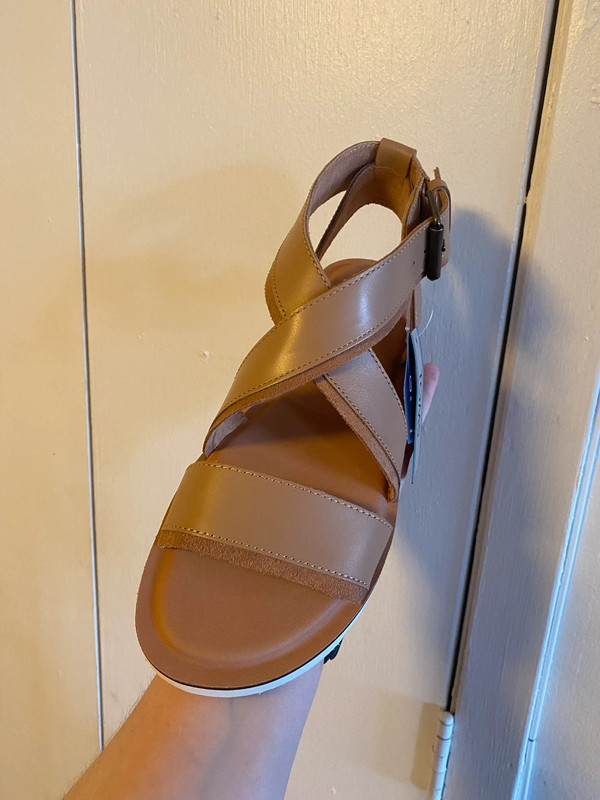 Toms Tan Sandals 2