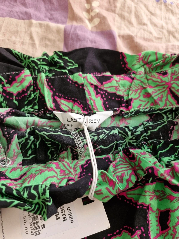 Short neuf S valeur 50€ Last Queen - photo numéro 5