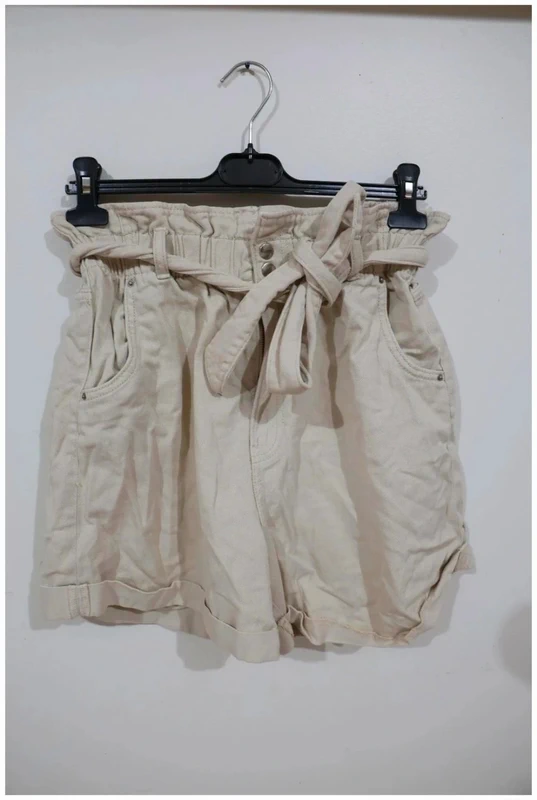 C41 short crème H&M 42