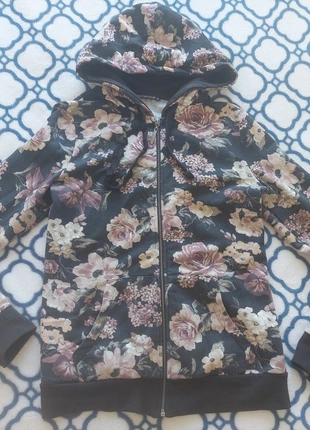 Sweat à capuche fleuri, brand: Terranova, condition: Very good, size: S / 36 / 8, €2.00, €2.80 includes Buyer Protection