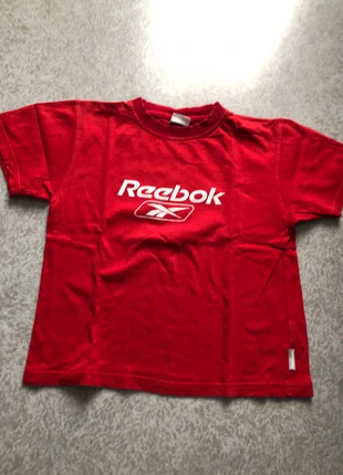 T-shirt Reebok, marque: Reebok, état: Très bon état, taille: 8 ans / 128 cm, 2,00 €, 2,80 € Protection acheteurs incluse