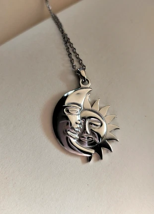 Collana amuleto esoterico con sole e luna Witch, marque: Witch, état: Très bon état, 8,00 €, 9,10 € Protection acheteurs incluse