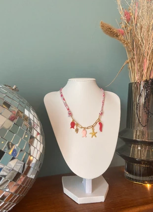 Collier bandana rose avec chamrs en acier inoxydable, marque: Fait Main, état: Neuf sans étiquette, 15,00 €, 16,45 € Protection acheteurs incluse