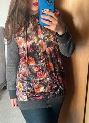 Felpa fiorata, marke: Cute, zustand: Neu, größe: XL / 42 / 14, 4,00 €, 4,90 € inklusive Vinted-Käuferschutz