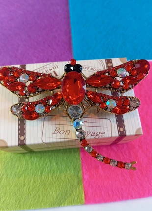 Broche avec la boîte, marque: Broche.fr, état: Très bon état, 5,00 €, 5,95 € Protection acheteurs (Pro) incluse