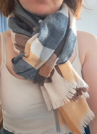 Écharpe bleu blanc beige, marke: sans marque, zustand: Sehr gut, 8,00 €, 9,10 € inklusive Vinted-Käuferschutz