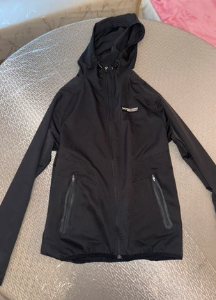 Under Armour Veste Sport / Streetwear – Homme/Femme – Performance & Style Urbain, marke: Under Armour, zustand: Sehr gut, größe: M, 25,00 €, 26,95 € inklusive Vinted-Käuferschutz