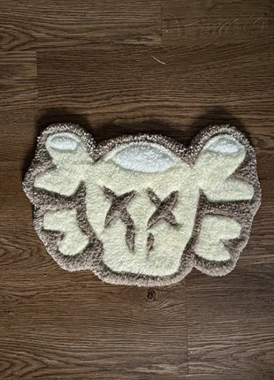 Alfombra Kaws, marque: Kaws, état: Neuf sans étiquette, 20,00 €, 21,70 € Protection acheteurs incluse