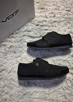 Baskets VO7 Shark Dark Taille 40, marque: VO7, état: Très bon état, taille: 40, 24,00 €, 25,90 € Protection acheteurs incluse