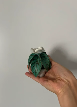 Small ceramic flower, brand: Ceramic, condition: Very good, £10.00, £11.20 includes Buyer Protection