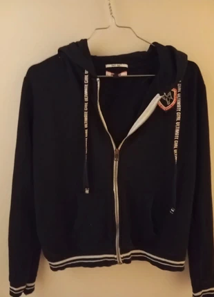 Gilet zippé Jennyfer taille Xs 14 ans, brand: Jennyfer, condizioni: Ottime, taglia: 14 anni / 164 cm, €1.75, €2.54 include la Protezione acquisti