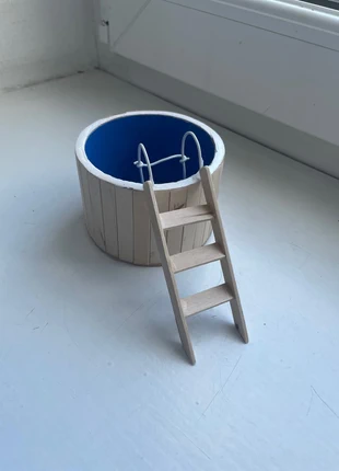 Pour maison de poupée, merk: Fait Main, staat: Nieuw zonder prijskaartje, maat: Prematuur, tot 44 cm, € 9,50, € 10,68 inclusief Kopersbescherming