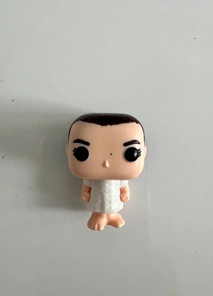 Stranger Things Kinder Joy Figur Elfi, marque: Stranger Things, état: Neuf avec étiquette, taille: XS, 5,00 €, 5,95 € Protection acheteurs incluse