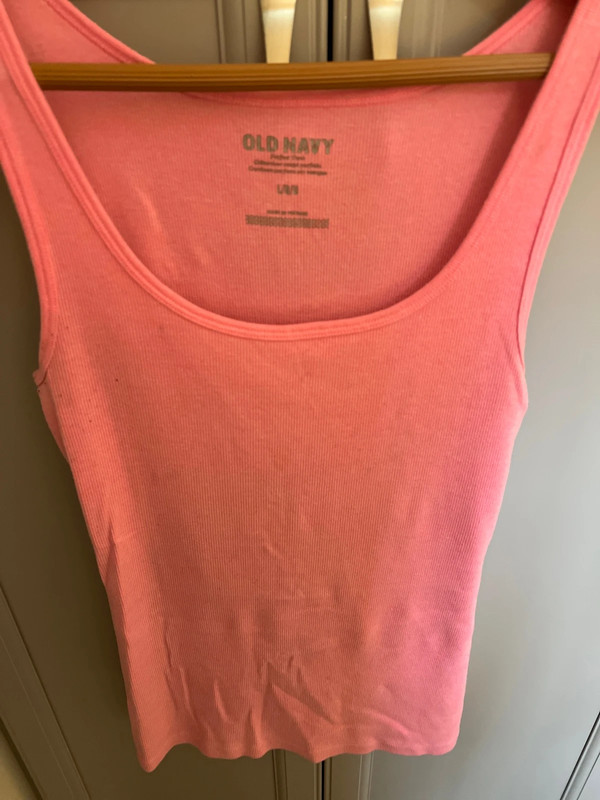 Women’s pink old navy tank top size large euc 4