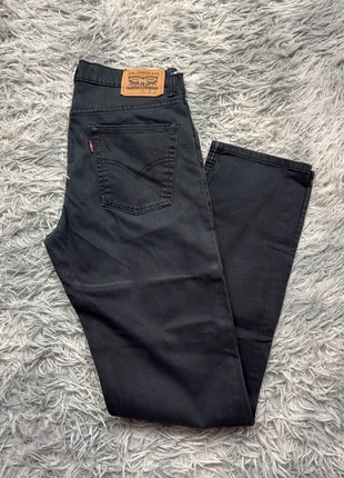 Jean slim noir women femme Levi’s w29 x l29 JLM196, marque: Levi's, état: Très bon état, taille: M / 38 / 10, 22,00 €, 23,80 € Protection acheteurs (Pro) incluse
