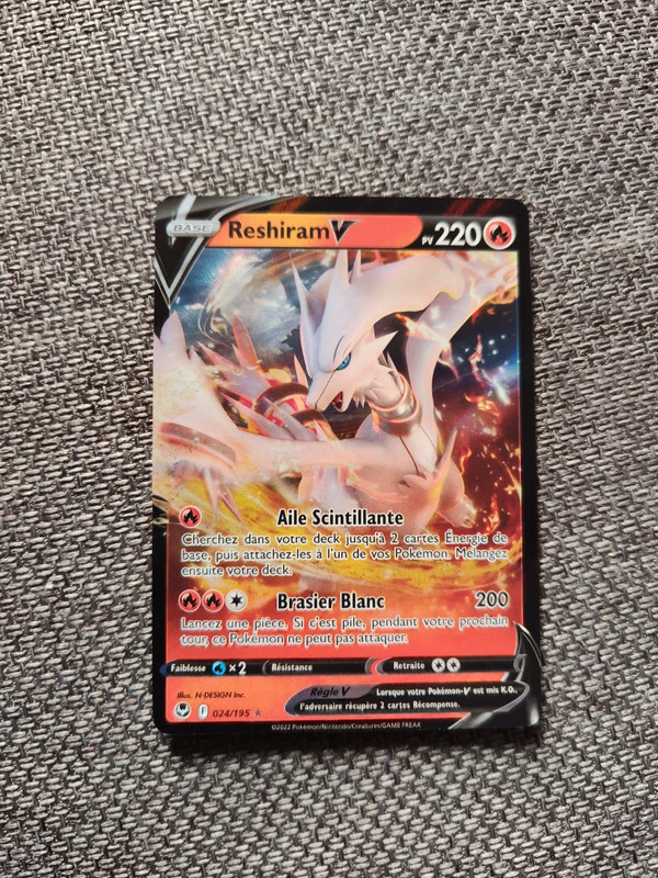 Reshiram V - 024/195 - Ultra Rare - Carte Pokémon Tempête Argentée