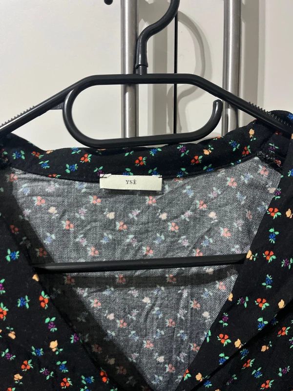 Chemise Ysé fleurie noire - photo numéro 2