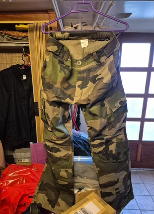 Pantalon militaire, marque: sansmarque, état: Très bon état, taille: XL, 15,00 €, 16,45 € Protection acheteurs incluse