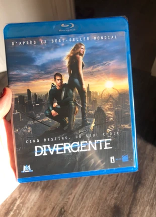 Blu ray divergente , estado: Novo com etiquetas, €10.00, €11.20 inclui Proteção do Comprador