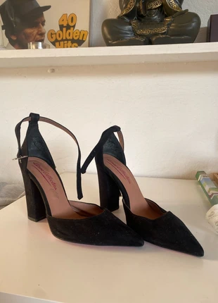 Heels, merk: kinea collection, staat: Heel goed, maat: 37, € 10,00, € 11,20 inclusief Kopersbescherming