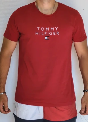T-shirt Tommy Hilfiger Rouge - Taille L, marke: Tommy Hilfiger, zustand: Sehr gut, größe: L, 14,95 €, 16,40 € beinhaltet Vinted-Käuferschutz Pro
