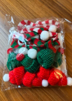 Christmas Elf on the Shelf Winter Hat and Scarfs - 8 of each, brand: NO LABEL, condition: New with tags, size: One size, £5.00, £5.70 includes Buyer Protection