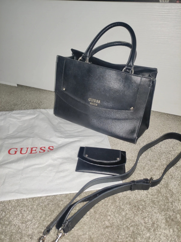 Borsa Guess nera a mano/tracolla con porta monete