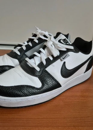 Baskets Nike style Rétro - Noir & Blanc, brand: Nike, condition: New without tags, size: 44, €24.00, €25.90 includes Buyer Protection