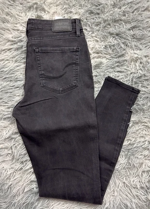 Jean skinny taille mi-haute noir women femme Levi’s W28 x L30 JLM048, marque: Levi's, état: Très bon état, taille: M / 38 / 10, 20,00 €, 21,70 € Protection acheteurs (Pro) incluse