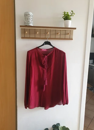 Blouse pompons, zustand: Sehr gut, größe: Einheitsgröße, 2,00 €, 2,80 € inklusive Vinted-Käuferschutz