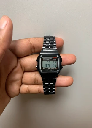 Montre style Casio numérique noir, marque: CASIO, état: Neuf sans étiquette, taille: 30–38 mm, 20,00 €, 21,70 € Protection acheteurs incluse