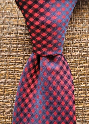 Cravate étroite Monti à petits carreaux bordeaux et marine, merk: Monti, staat: Heel goed, € 5,00, € 5,95 inclusief Kopersbescherming Pro